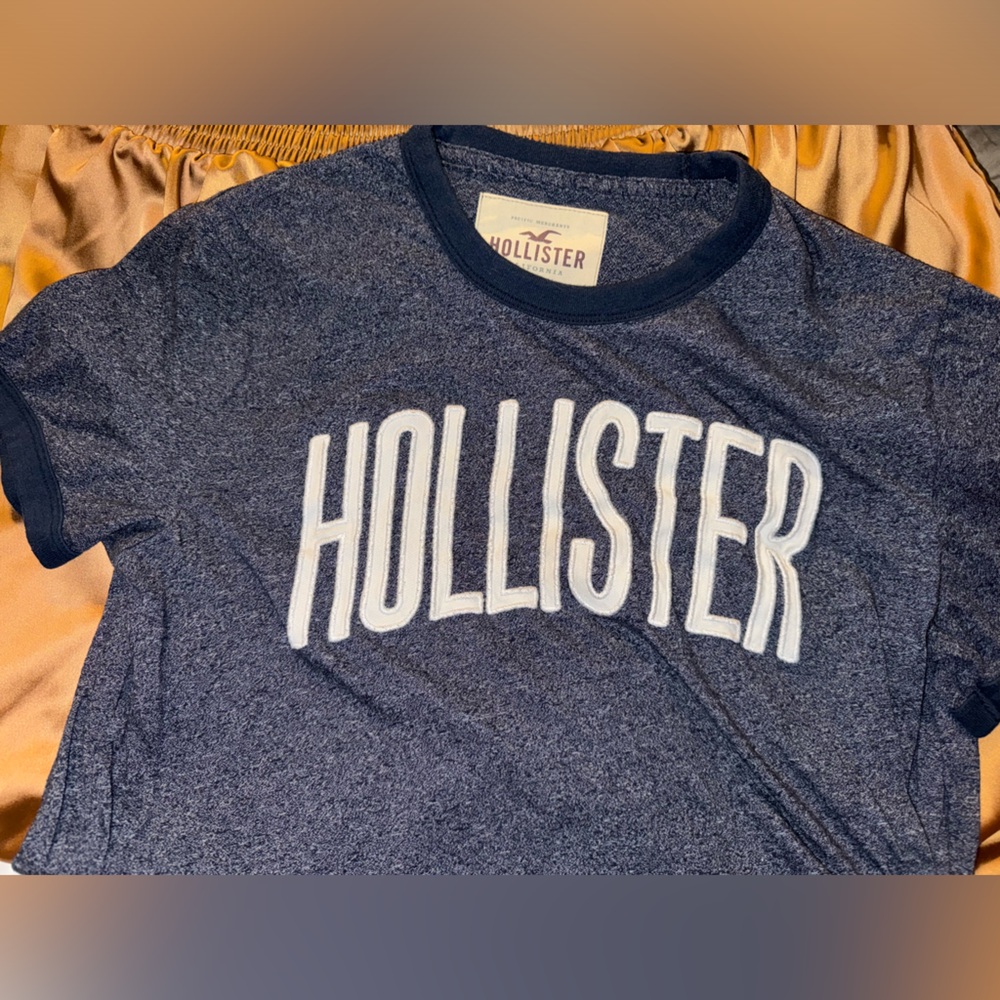 Hollister blue distressed short sleeve tee